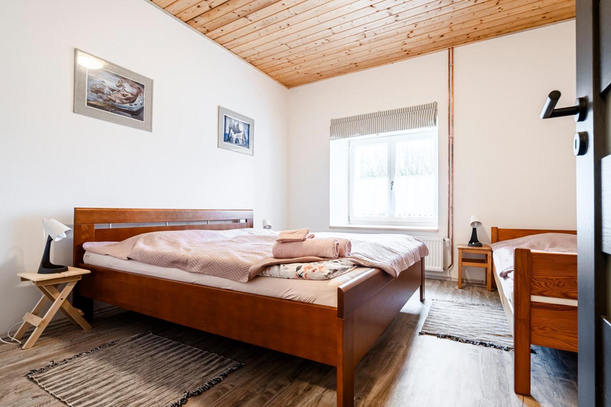 Dvur Dolenec Apartman Rohoznice  Kültér fotó
